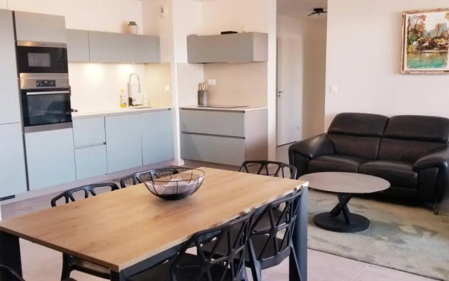 T2 avec balcon tout équipé 300m marché central