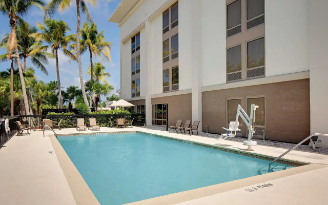 Hampton Inn Naples Central