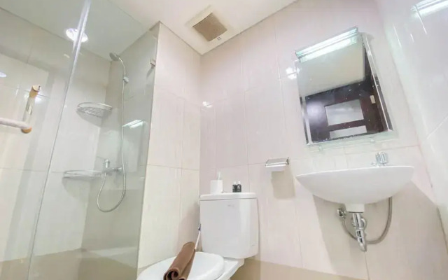 Simply Studio Apartment Tamansari La Grande