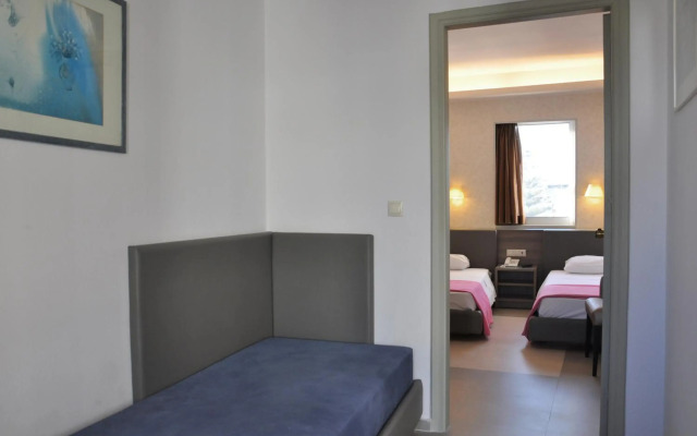 Astron Hotel