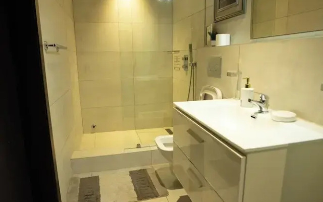 Signature Luxury Suites by Cozy