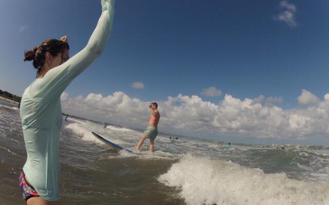 Dikaloha Medewi Surfcamp