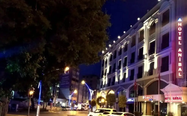 Anibal Hotel