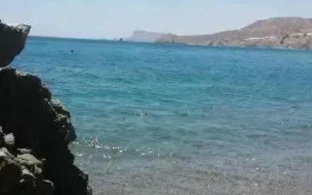 Ariadni 100sqm, 80m awarded beach, 2bedrooms for 2pers