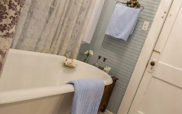 Bisland House Bed and Breakfast