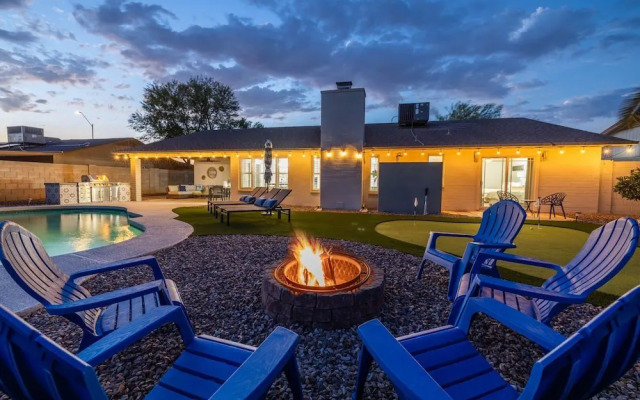 Scottsdale Waltann 3 Bedroom Home by RedAwning