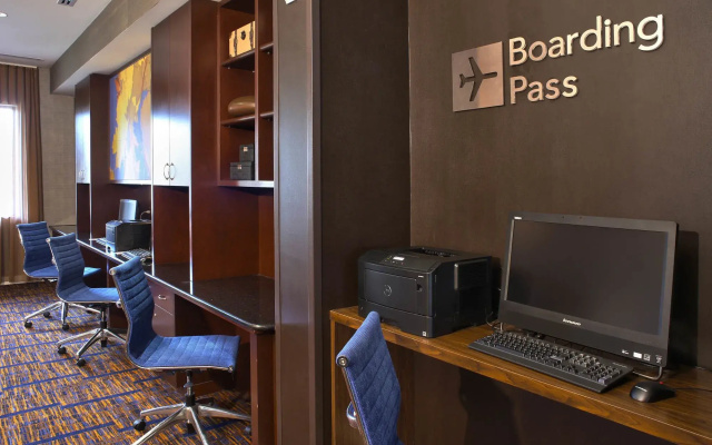 Courtyard by Marriott Hamilton