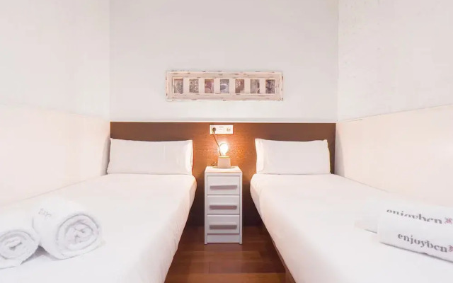 Enjoybcn Gaudi Apartments