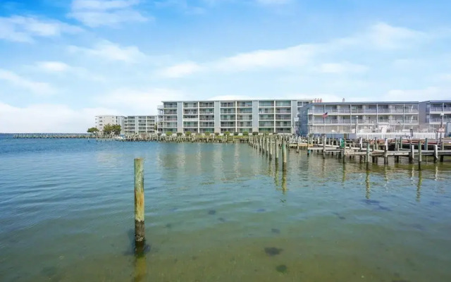 Thunder Island 139d 2 Bedroom Condo by RedAwning