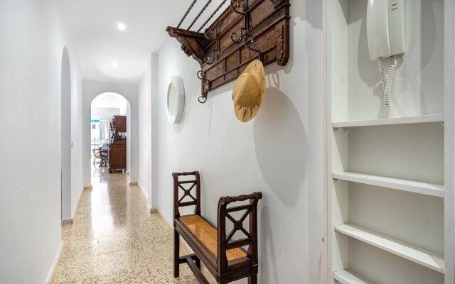 Large Apartment in Prime Location in Fuengirola Ref 98