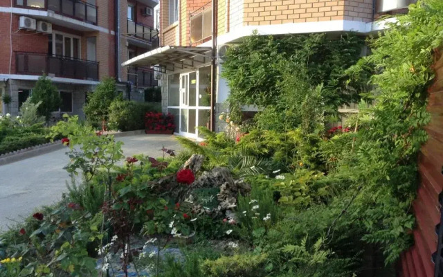 Rajskij Ugolok Guest House