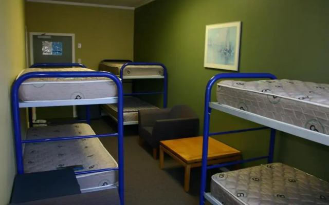 Silverfern Backpackers