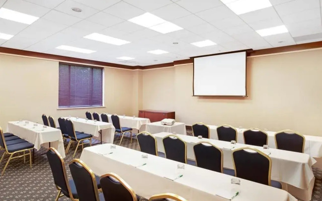 Lafayette Park Hotel & Suites, Trenton