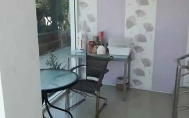 White Ville Apartment