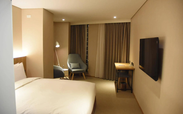 Mega Hotel