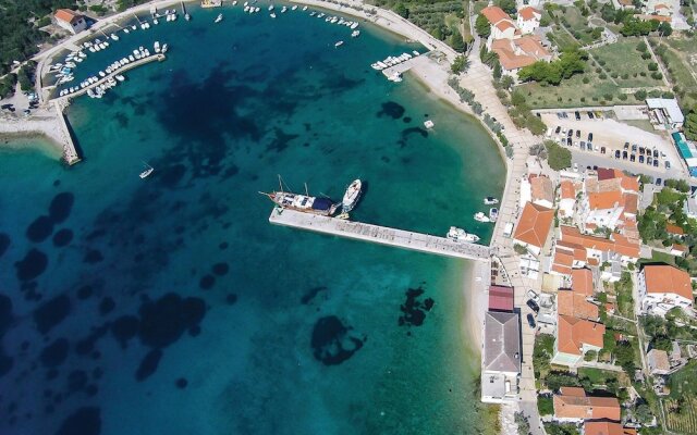 Amazing Home in Martinscica With Wifi and 3 Bedrooms