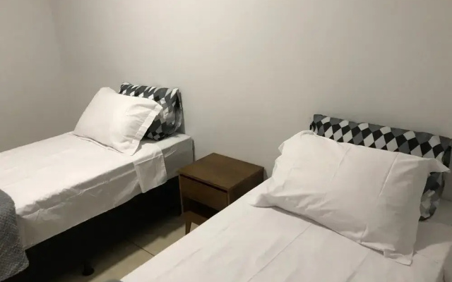 Ap 2 Qts com suíte  Garagem e Elevador