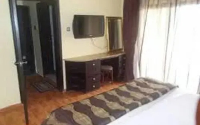 Nelrose Hotel