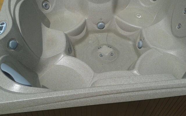 Blackstone Lodge & Suites