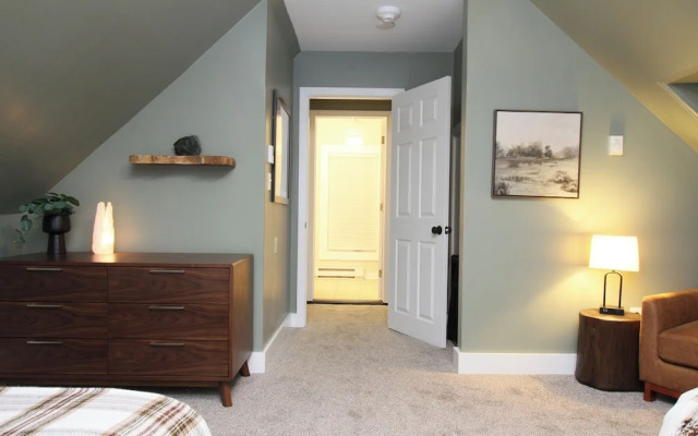 The Aurora Inn & Cottages