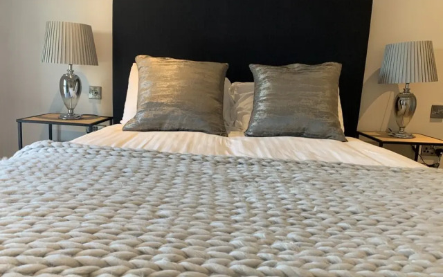Charles Hope Apartments Heathrow North