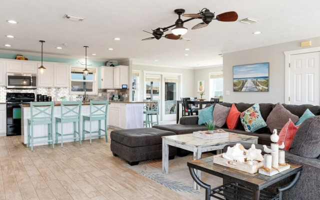 Selah 3 Bedroom Home by RedAwning