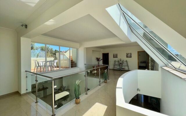 Boliqueime Amazing Villa With Pool by Homing