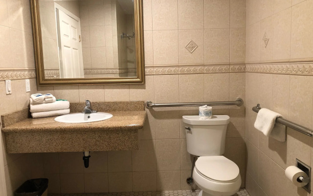 Walnut Inn & Suites West Covina