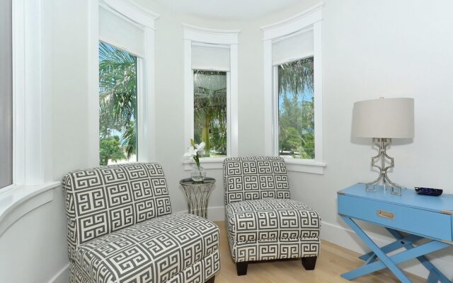 Direct Beach View Apartment 5