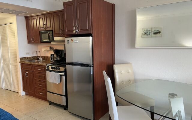 Aventura BeachFront Hotel Condos