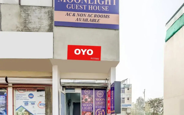 Oyo Flagship 703865 Moonlight Guest House