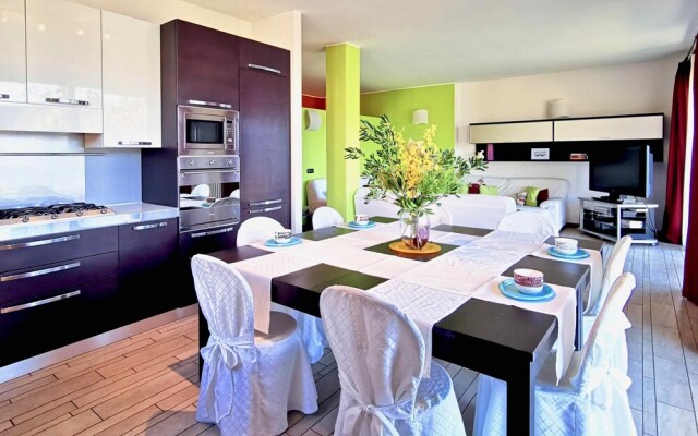 Sumptuous and panoramic Lake Como villa.