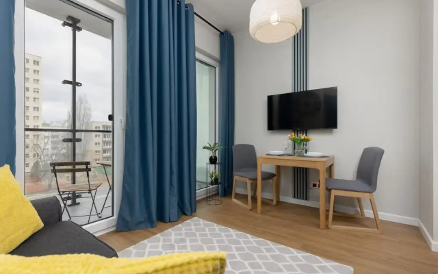 Studio With AC Warsaw Wola by Renters
