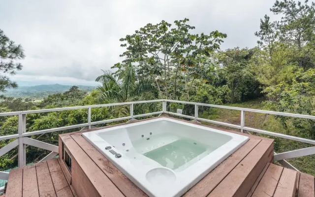 Paradise Retreat With Stunning Views in Jarabacoa