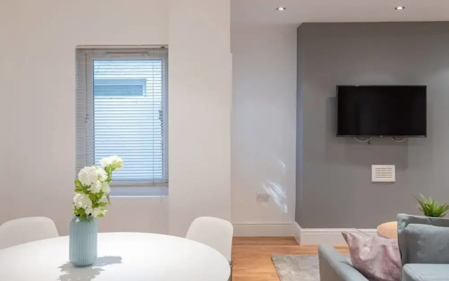 Newly Refurbished 1 Bedroom for 4 in Chelsea