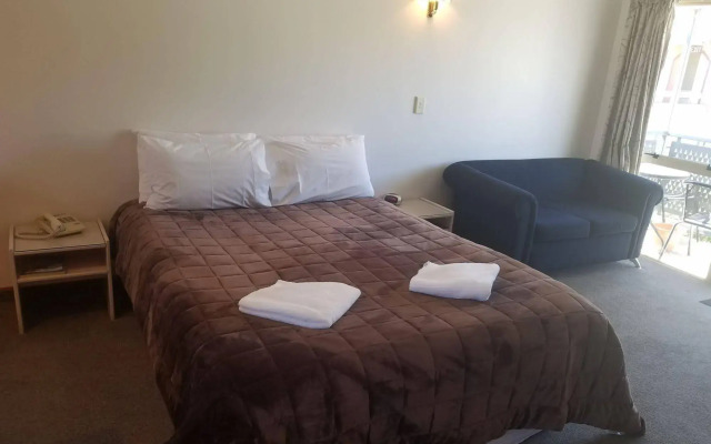 Apex Motor Lodge