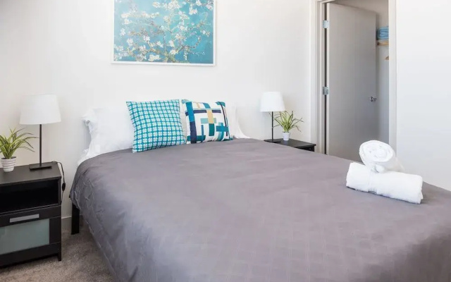 Mass Ave Arts District 1 BR Apt by Frontdesk