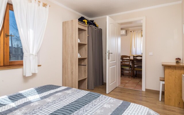Amazing Home in Rakovicko Seliste With Wifi and 2 Bedrooms