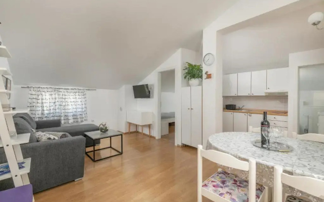 4+1 apartment in the city centre, near the beach