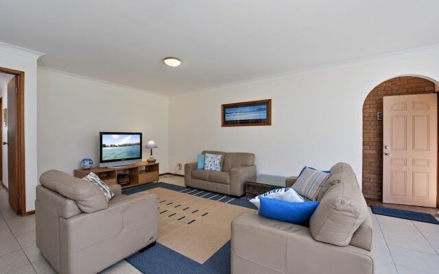 Kurrawa, 13 Kurrawa Close