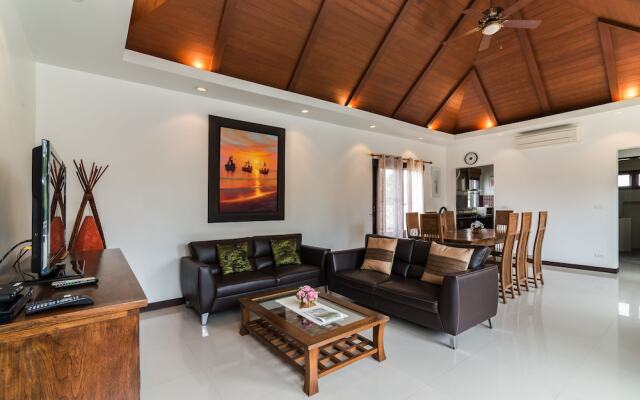 4 Bedroom Private Bali Style Villa HH1