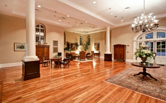 Embassy Suites by Hilton Charleston Historic District