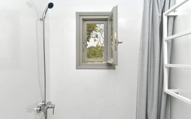 Santa Flora 3 Bedroom House – Parikia’s Edge