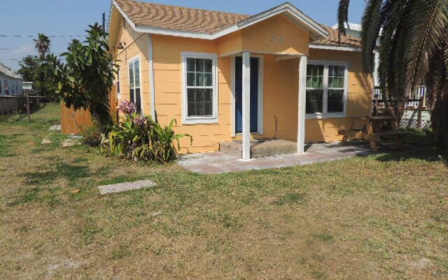 Sunrise Cabana by RedAwning 