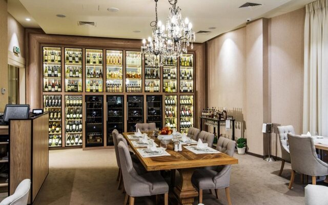 Airport Hotel Okecie