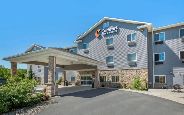 Comfort Inn & Suites Barnesville - Frackville