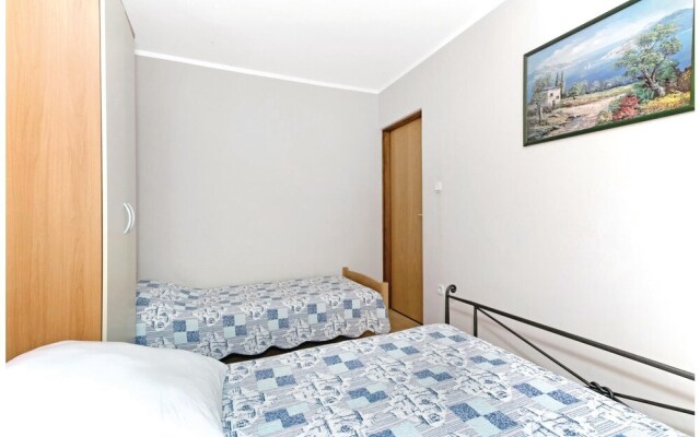 Nice Apartment in Grebastica With 1 Bedrooms and Wifi