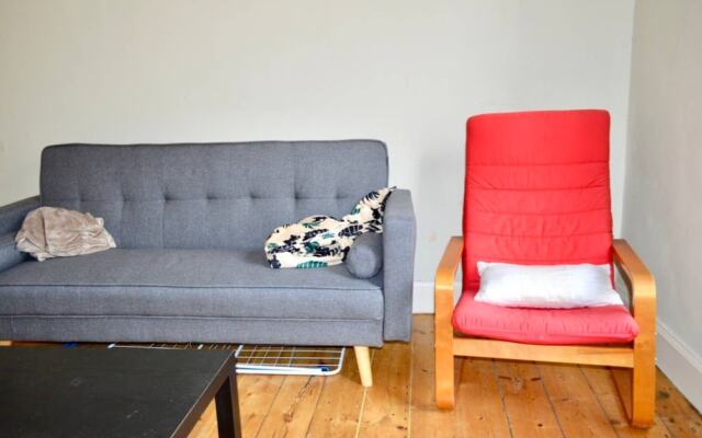 Bright & Spacious 1BD Apartment in Edinburgh
