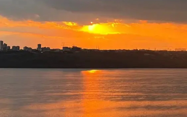 Perfect Lake view Entire Apartment