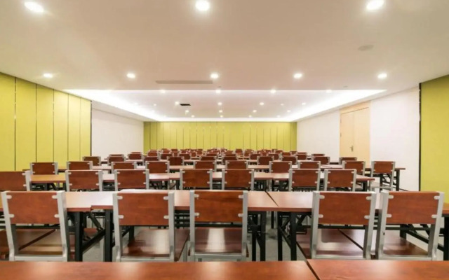 Ji Hotel Kuitun Wusu Street Yipinhui